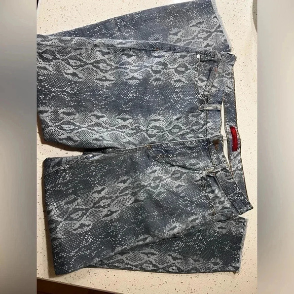 Jennifer Lopez high rise skinny crop snakeskin print denim size 10 - Picture 3 of 4